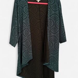 LulaRoe Short Sleeve Duster Cardigan Patterned Green, Medium